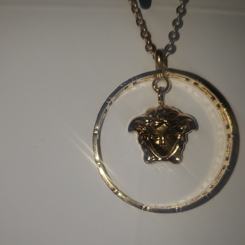 Gold Medallion Pendant Set